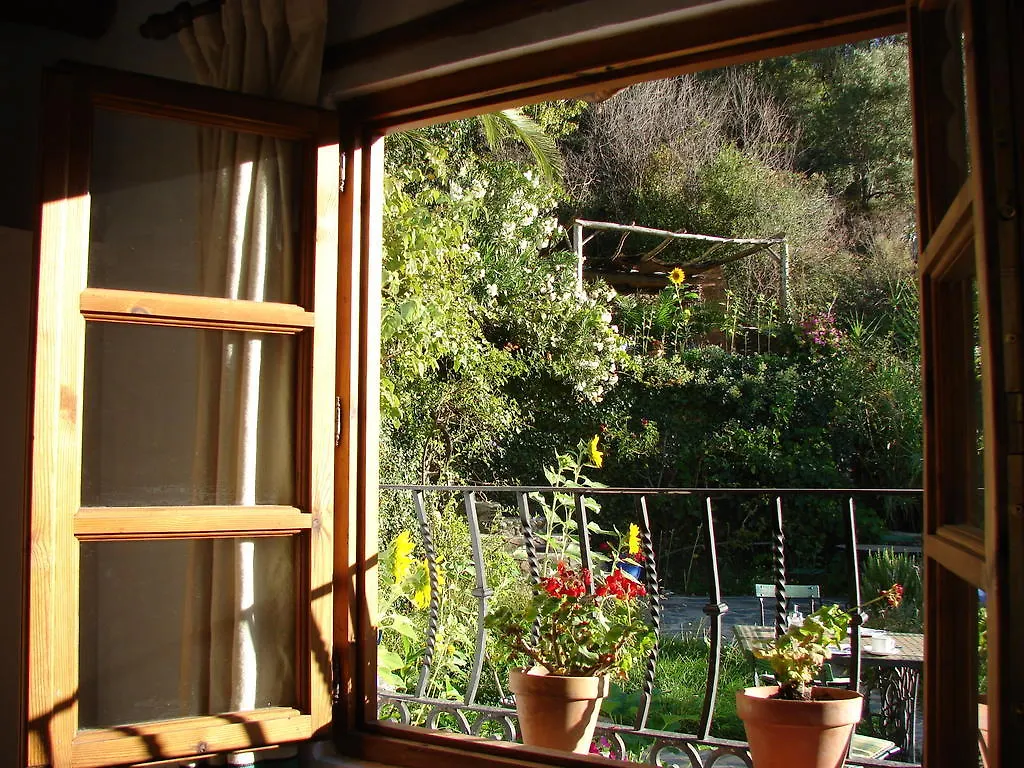 Sierra Y Mar Bed and Breakfast Ferreirola Bed & Breakfast