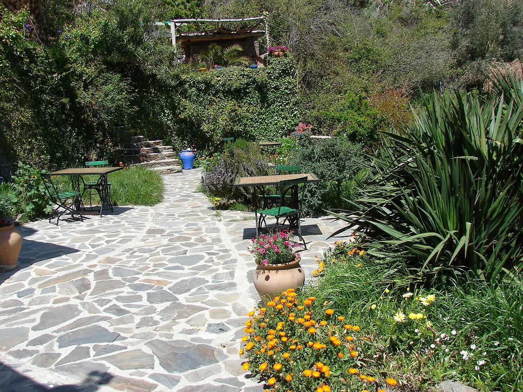 Sierra Y Mar Bed and Breakfast Ferreirola